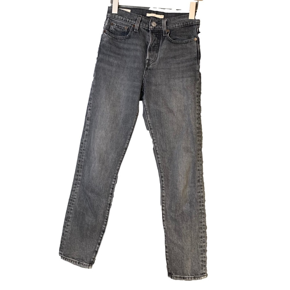Levi’s Wedgie Straight Size 25 Cheeky Butt Lift 26” Inseam Well Work Black Wash